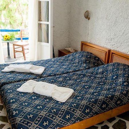 Manousos' Rooms Galissas Kamer foto