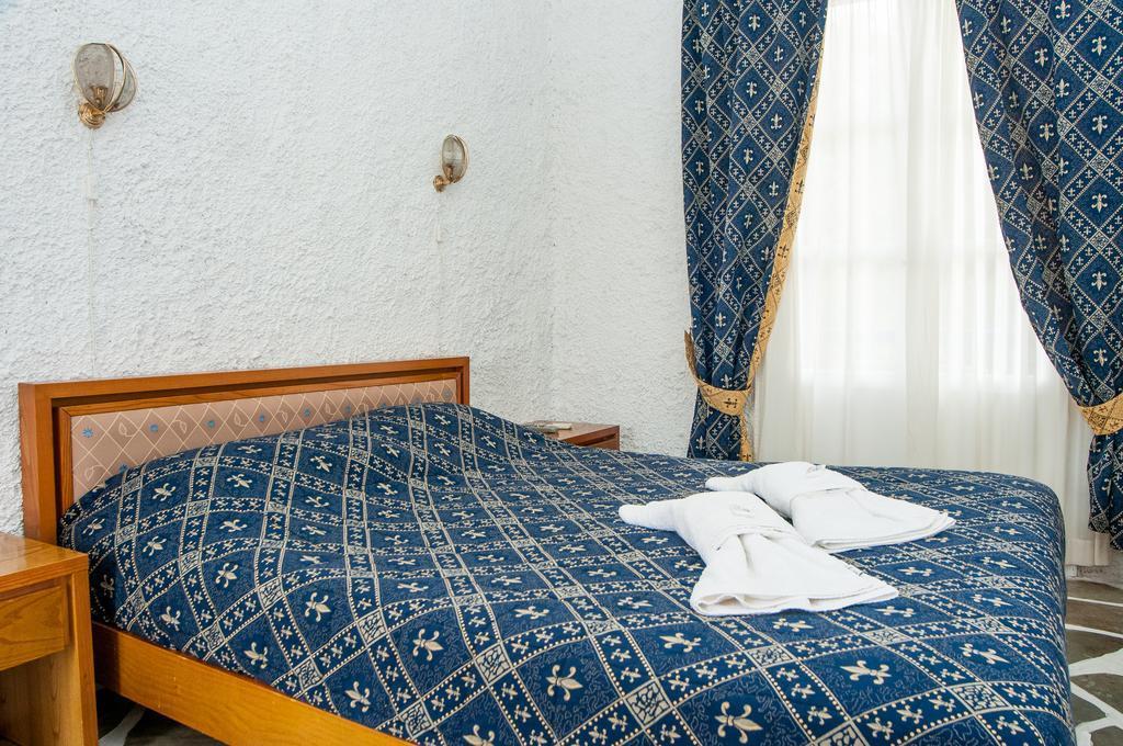 Manousos' Rooms Galissas Buitenkant foto